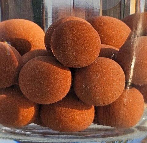 Gros plan sur la texture des billes de céramique